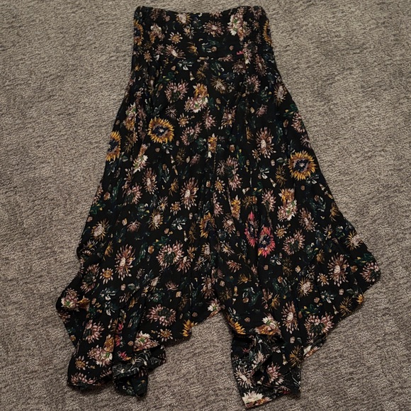 NATURAL LIFE Asymmetrical Skirt - Black with Sunflower Floral - Picture 10 of 10